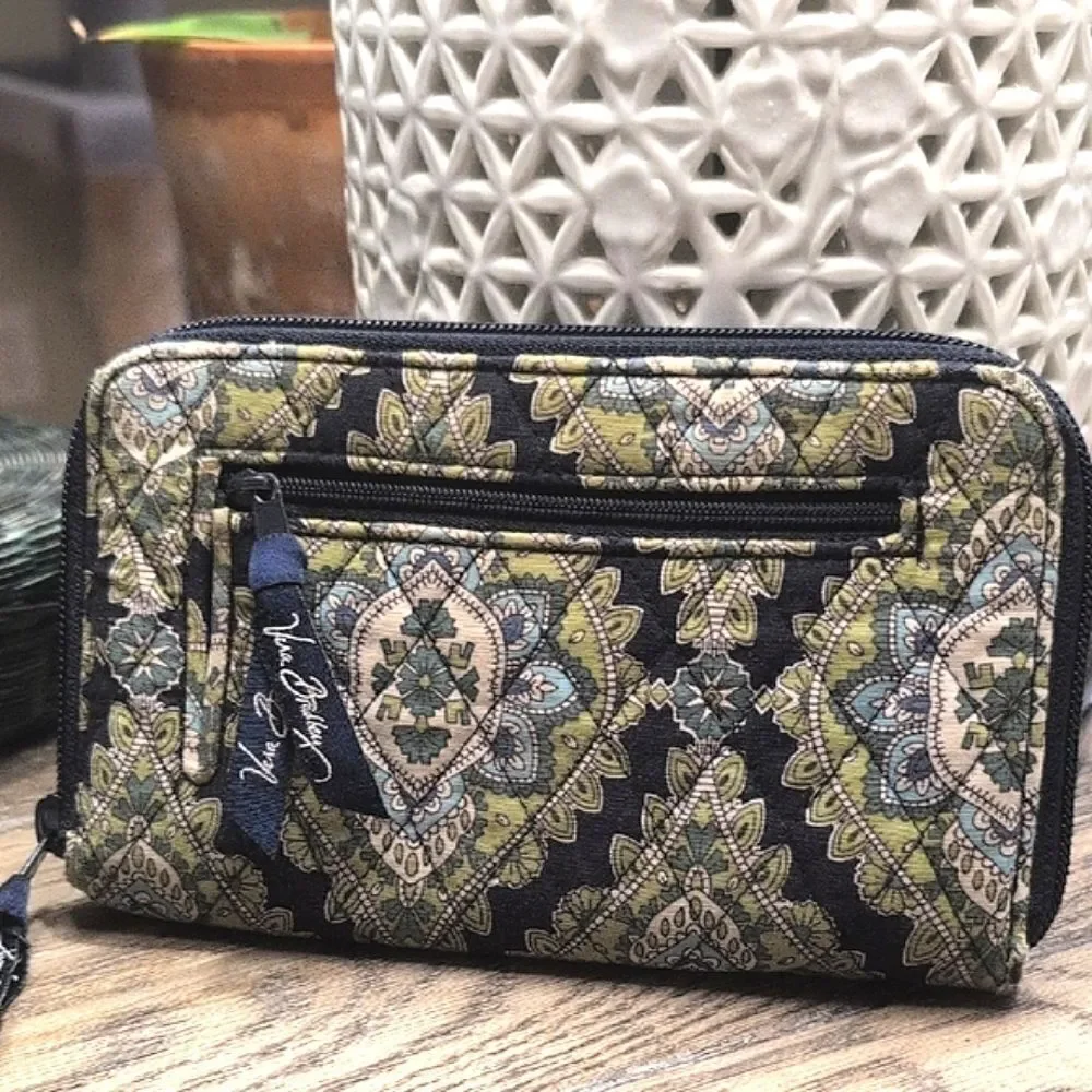 Vera Bradley Cambridge Quilted Zip Around Wallet Wristlet Retired